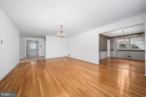 Living - 8114 Langbrook Rd, Springfield, VA 22152 photo 2 of 3