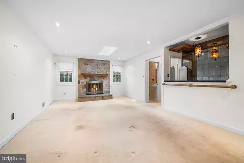 Living - 8114 Langbrook Rd, Springfield, VA 22152 photo 3 of 3