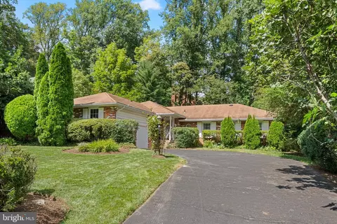 Exterior - 8114 Langbrook Rd, Springfield, VA 22152 photo 7 of 7