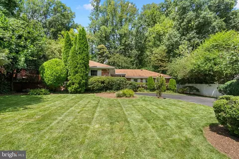 Exterior - 8114 Langbrook Rd, Springfield, VA 22152 photo 2 of 7