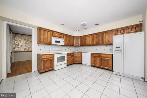 Kitchen - 8114 Langbrook Rd, Springfield, VA 22152 photo 2 of 2