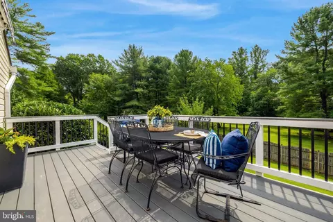 Exterior - 12809 Kettering Dr, Herndon, VA 20171 photo 5 of 10