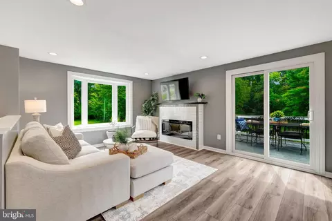 Living - 12809 Kettering Dr, Herndon, VA 20171 photo 1 of 1