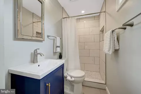 Bath - 12809 Kettering Dr, Herndon, VA 20171 photo 1 of 3