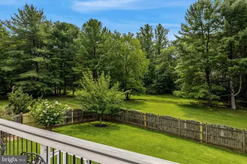 Exterior - 12809 Kettering Dr, Herndon, VA 20171 photo 6 of 10