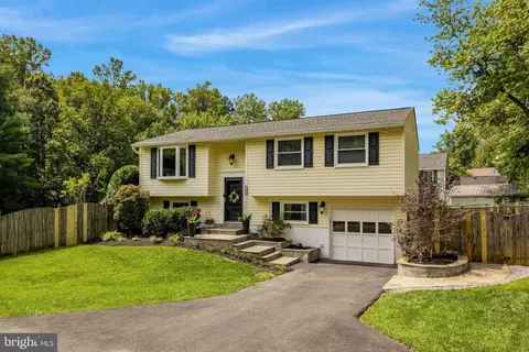12809 Kettering Dr, Herndon, VA 20171