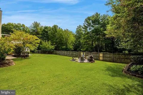 Exterior - 12809 Kettering Dr, Herndon, VA 20171 photo 4 of 10