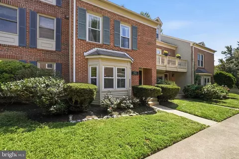 7563 Chrisland Cv, Falls Church, VA 22042