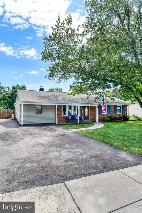 Exterior - 4125 Lees Corner Rd, Chantilly, VA 20151 photo 3 of 11