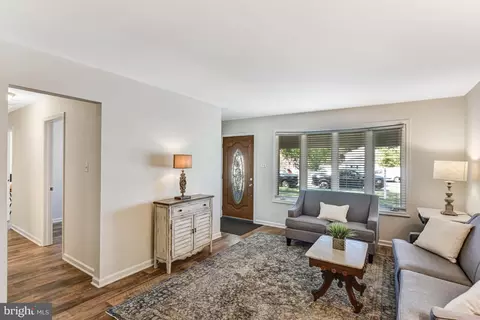 Entry Way - 4125 Lees Corner Rd, Chantilly, VA 20151 photo 2 of 4