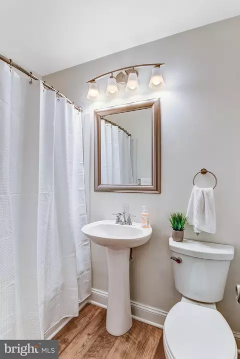 Bath - 4125 Lees Corner Rd, Chantilly, VA 20151 photo 2 of 3