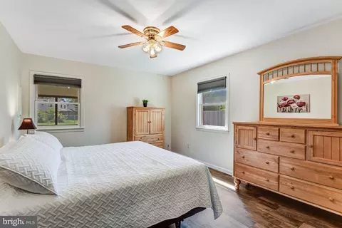 Bedroom - 4125 Lees Corner Rd, Chantilly, VA 20151 photo 2 of 5