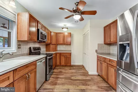 Kitchen - 4125 Lees Corner Rd, Chantilly, VA 20151 photo 1 of 2