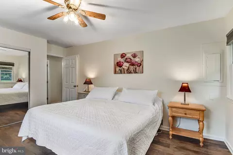 Bedroom - 4125 Lees Corner Rd, Chantilly, VA 20151 photo 3 of 5