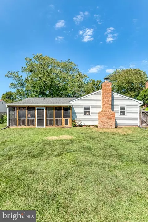 Exterior - 4125 Lees Corner Rd, Chantilly, VA 20151 photo 8 of 11