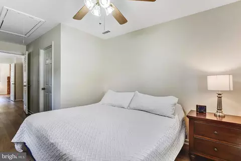 Bedroom - 4125 Lees Corner Rd, Chantilly, VA 20151 photo 5 of 5