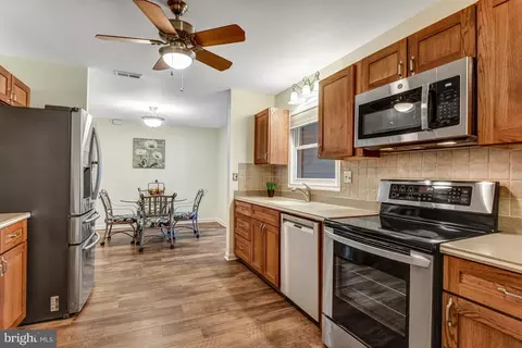 Kitchen - 4125 Lees Corner Rd, Chantilly, VA 20151 photo 2 of 2