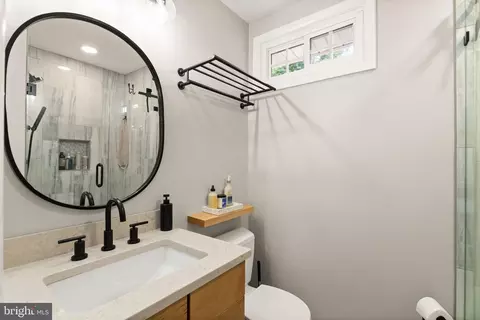 Bath - 8632 Kerry Ln, Springfield, VA 22152 photo 1 of 7