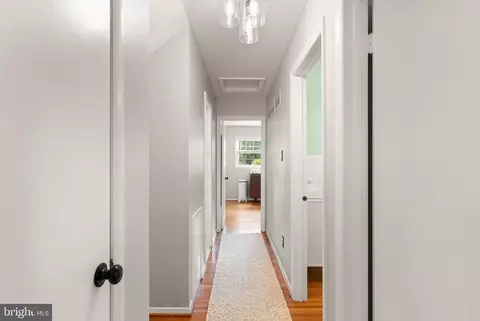 Entry Way - 8632 Kerry Ln, Springfield, VA 22152 photo 5 of 7