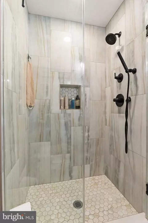 Bath - 8632 Kerry Ln, Springfield, VA 22152 photo 3 of 7