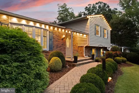 Exterior - 8632 Kerry Ln, Springfield, VA 22152 photo 2 of 13