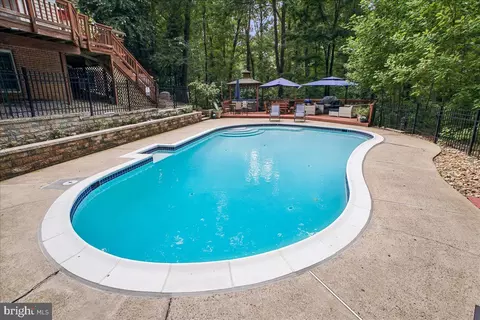 Exterior - 7223 Oriole, Springfield, VA 22150 photo 6 of 15