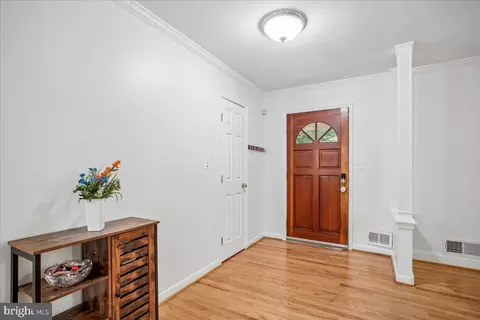 Entry Way - 7223 Oriole, Springfield, VA 22150 photo 1 of 7