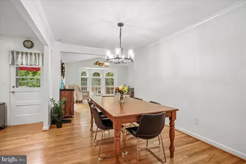 Dining - 7223 Oriole, Springfield, VA 22150 photo 2 of 2