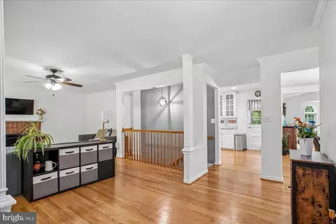 Entry Way - 7223 Oriole, Springfield, VA 22150 photo 3 of 7