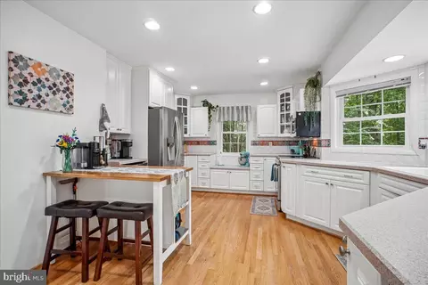 Kitchen - 7223 Oriole, Springfield, VA 22150 photo 5 of 6