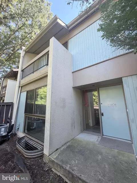 11606 Newbridge Ct, Reston, VA 20191