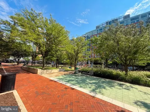Exterior - 2155 Pond View Ct, Reston, VA 20191 photo 11 of 12