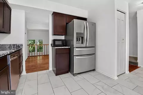 Entry Way - 2155 Pond View Ct, Reston, VA 20191 photo 1 of 6