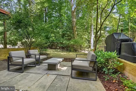 Exterior - 2155 Pond View Ct, Reston, VA 20191 photo 2 of 12