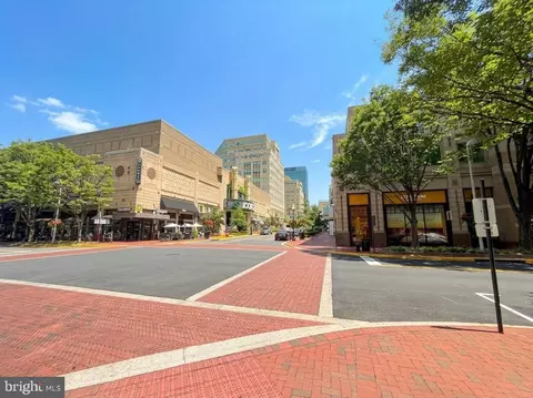 Exterior - 2155 Pond View Ct, Reston, VA 20191 photo 12 of 12