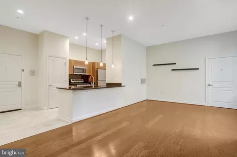 2451 Midtown Ave #104, Alexandria, VA 22303