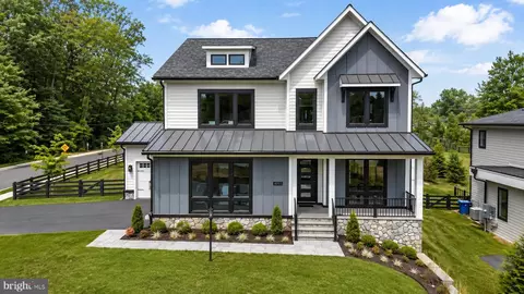 4055 Thornton St, Annandale, VA 22003
