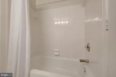 Bath - 1625 International Dr #421, Mclean, VA 22102 photo 4 of 4
