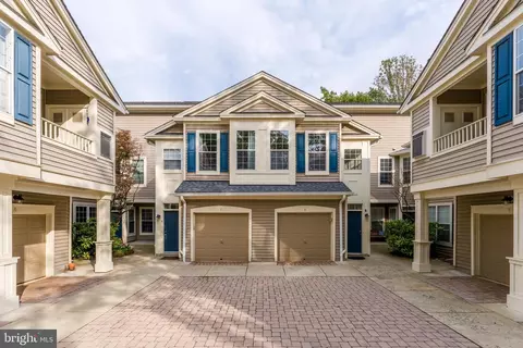 11405 Windleaf Ct #25, Reston, VA 20194