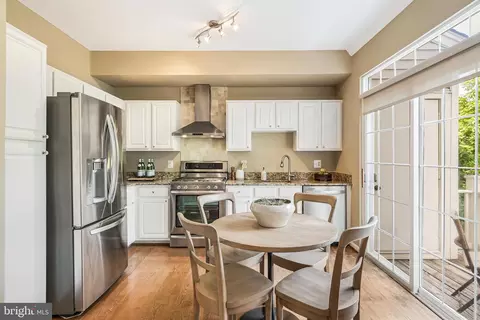 Kitchen - 11405 Windleaf Ct #25, Reston, VA 20194 photo 4 of 5
