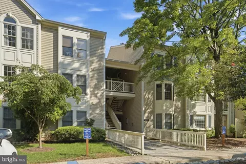 12237 Fairfield House Dr #311A, Fairfax, VA 22033