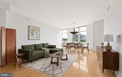 8220 Crestwood Heights Dr #910, Mclean, VA 22102