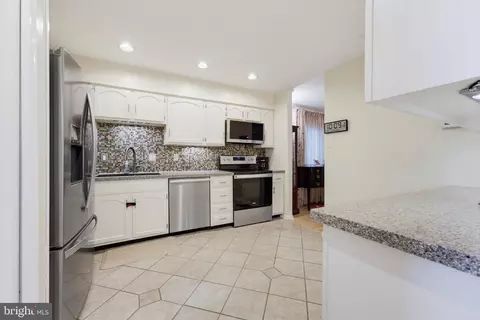 Kitchen - 5808 Canvasback Rd, Burke, VA 22015 photo 2 of 3