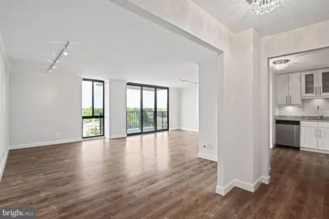 6800 Fleetwood Rd #1011, Mclean, VA 22101