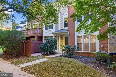 4323 Runabout Ln #171, Fairfax, VA 22030