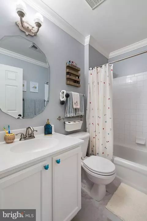 Bath - 9080 Arch Hall Rd, Lorton, VA 22079 photo 2 of 7
