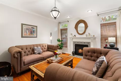 Living - 9080 Arch Hall Rd, Lorton, VA 22079 photo 1 of 2