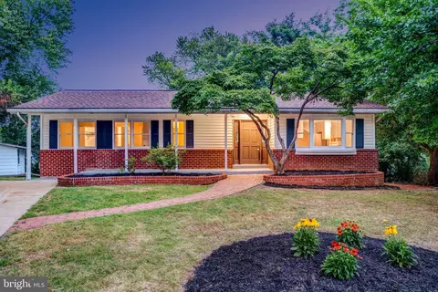 3905 Lincolnshire St, Annandale, VA 22003