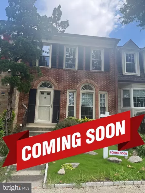 5828 Apsley House Ct, Alexandria, VA 22310