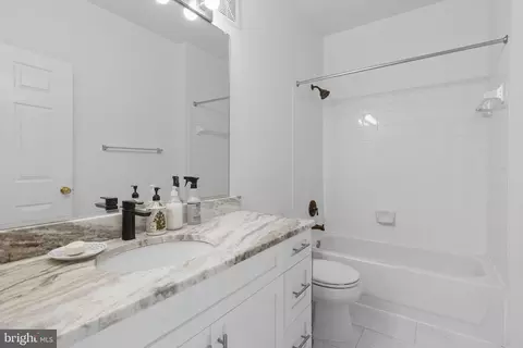 Bath - 1581 Spring Gate Dr #5203, Mclean, VA 22102 photo 1 of 1
